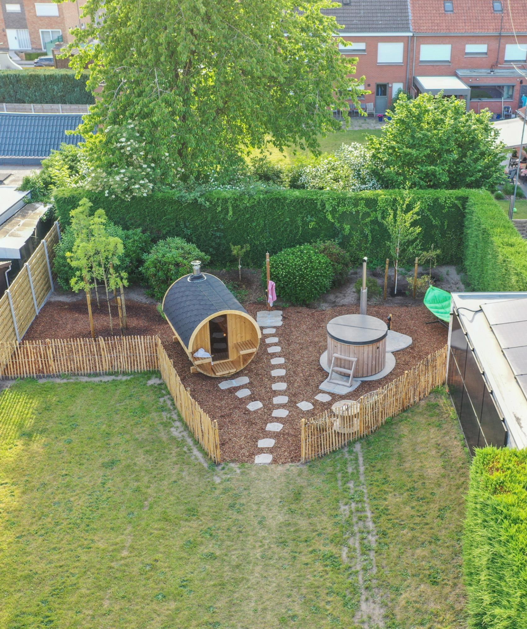 Luchtfoto van ZenZalea en de tuin