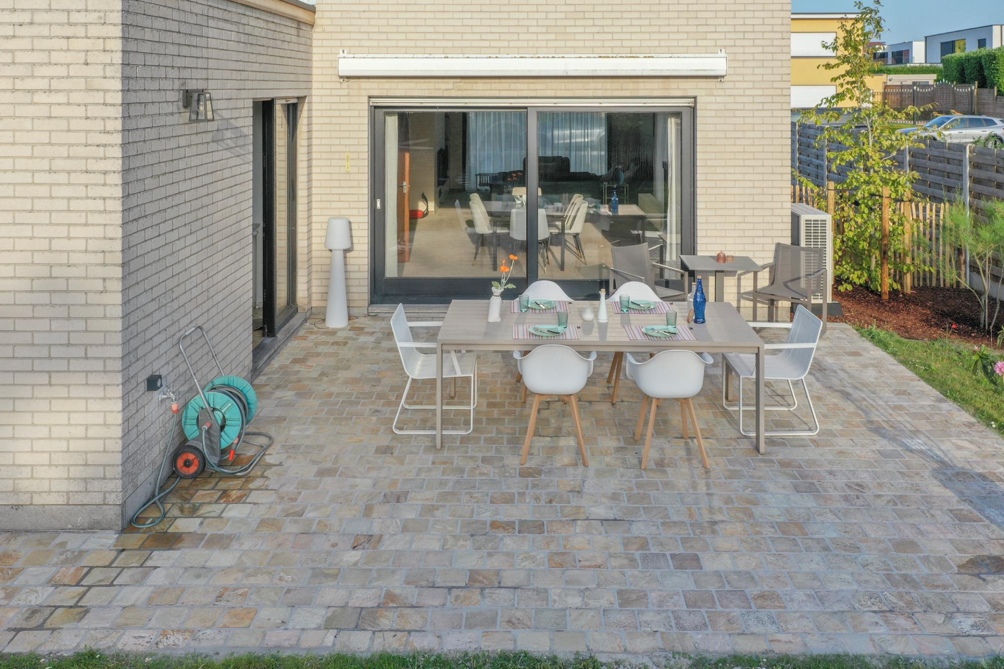 Luchtfoto van ZenZalea en de tuin