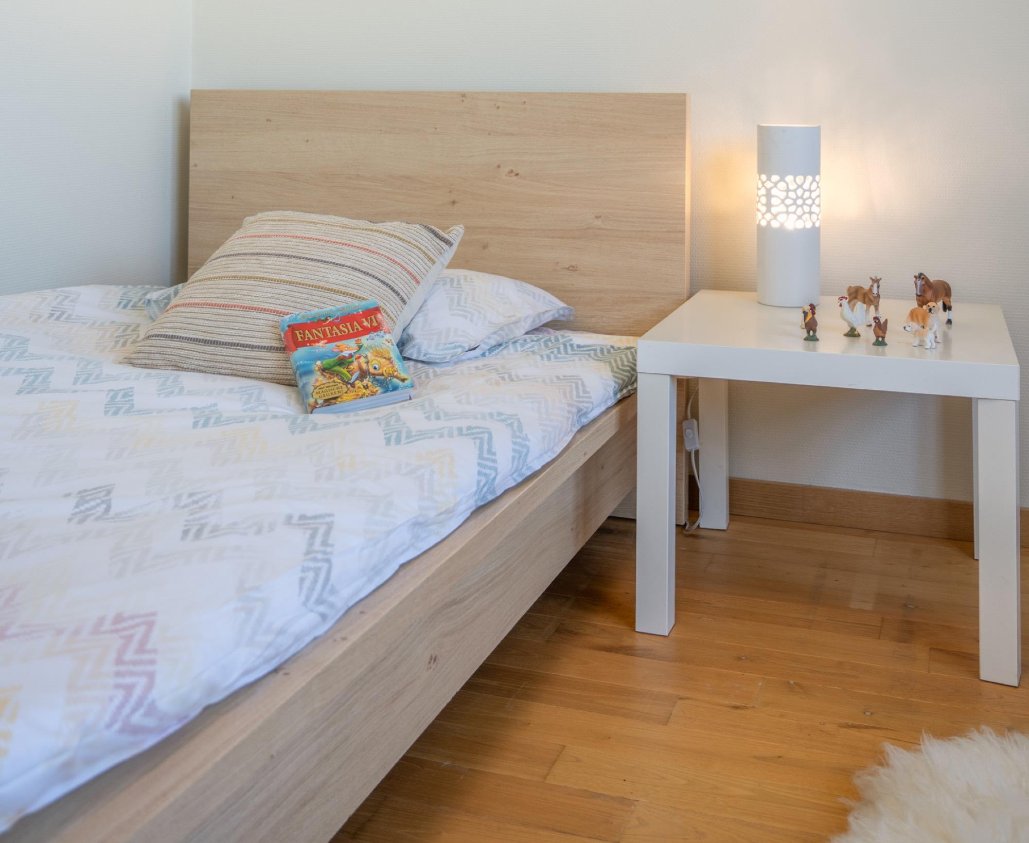 Kinderslaapkamer met eenpersoonsbed