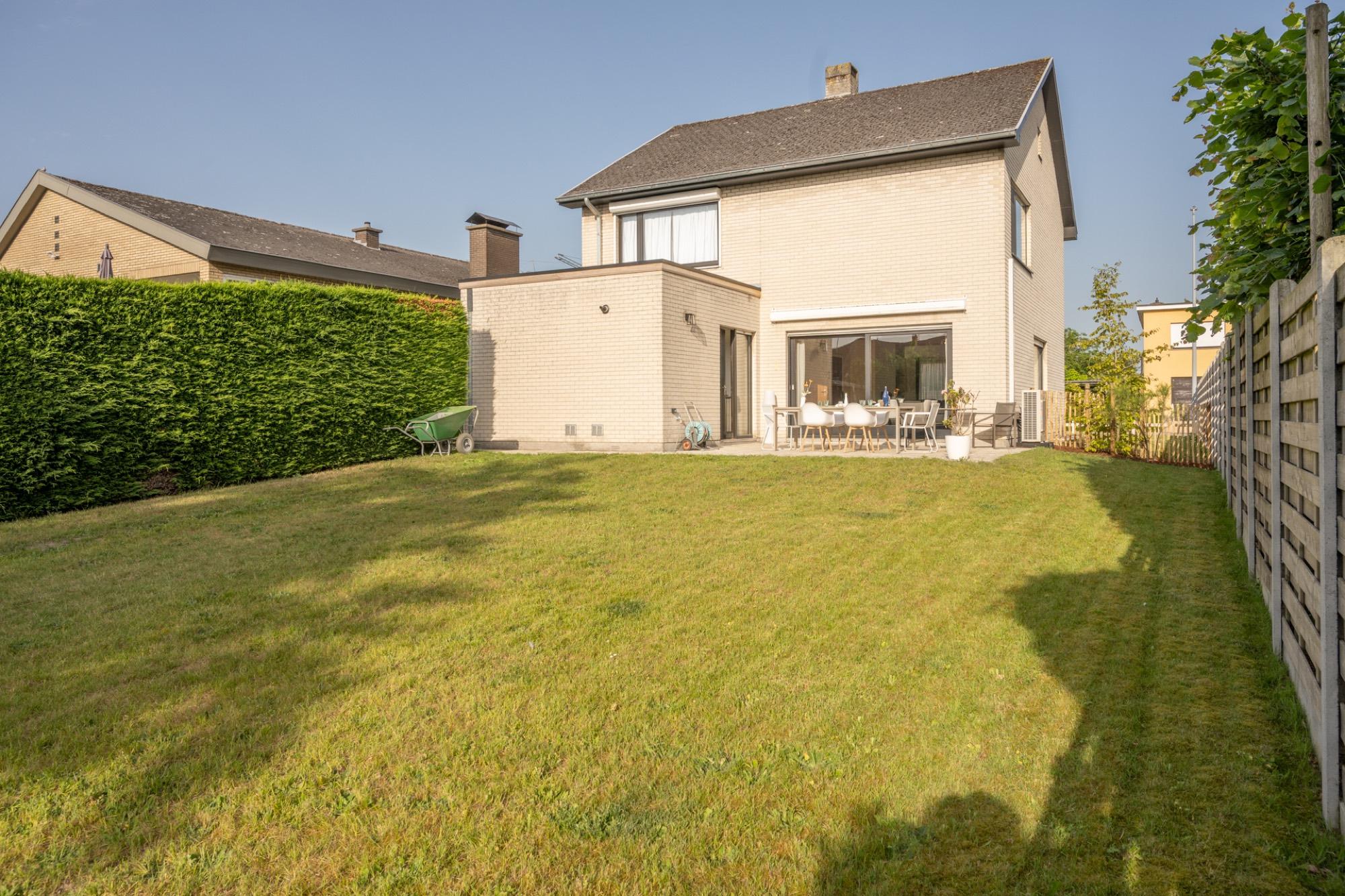 Vrijstaande woning met ruime grastuin